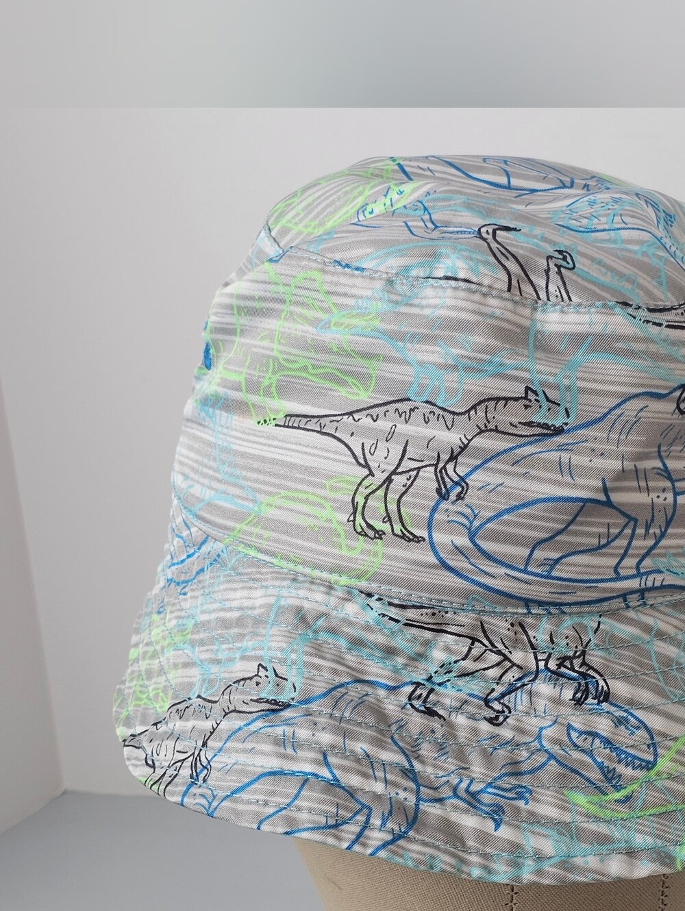 UV Skinz Kids Size 5 Reversible Bucket Hat UPF 50+ Sunwear Dinosaurs / Teal